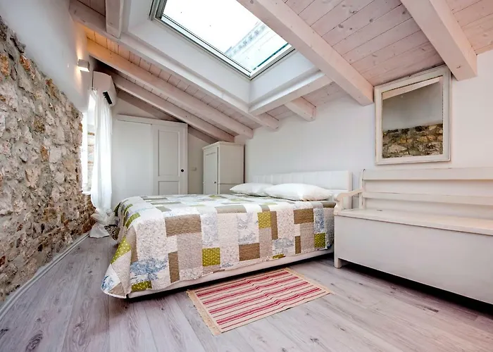 And Ca' 3 Vie Lejlighed