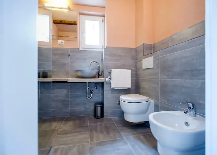 And Ca' 3 Vie Lejlighed *