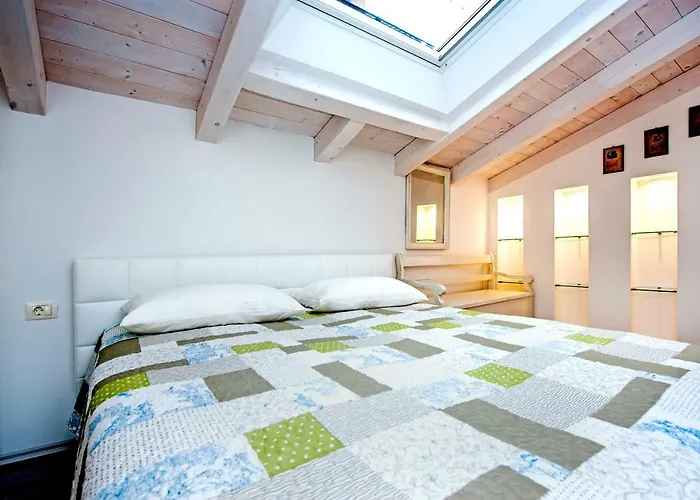 And Ca' 3 Vie Lejlighed *