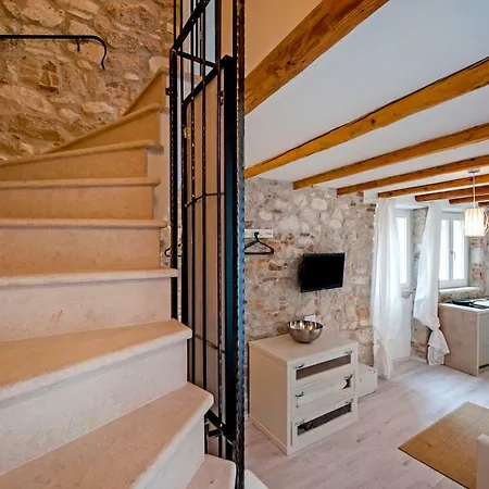 And Ca' 3 Vie Apartman *