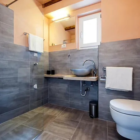 And Ca' 3 Vie Apartman *