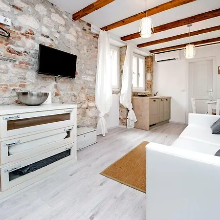 Apartman And Ca' 3 Vie Rovinj