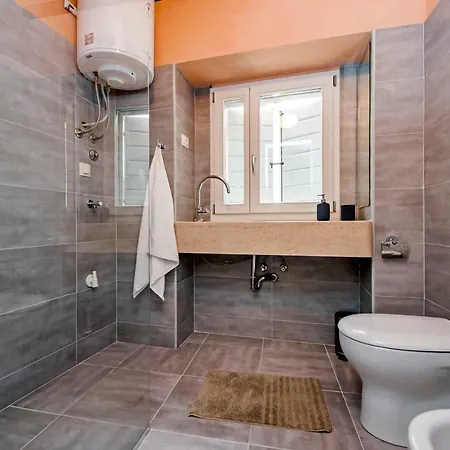 Apartman And Ca' 3 Vie *