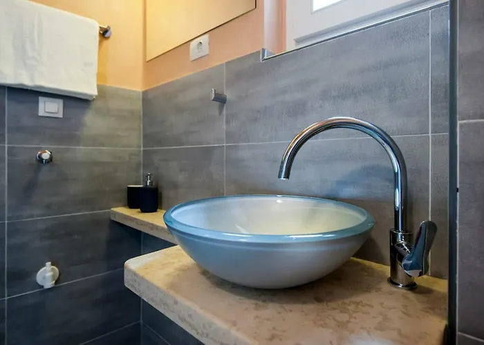 And Ca' 3 Vie * Ρόβινι