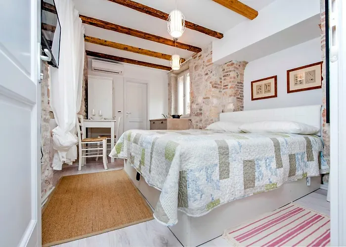 And Ca' 3 Vie * Ρόβινι